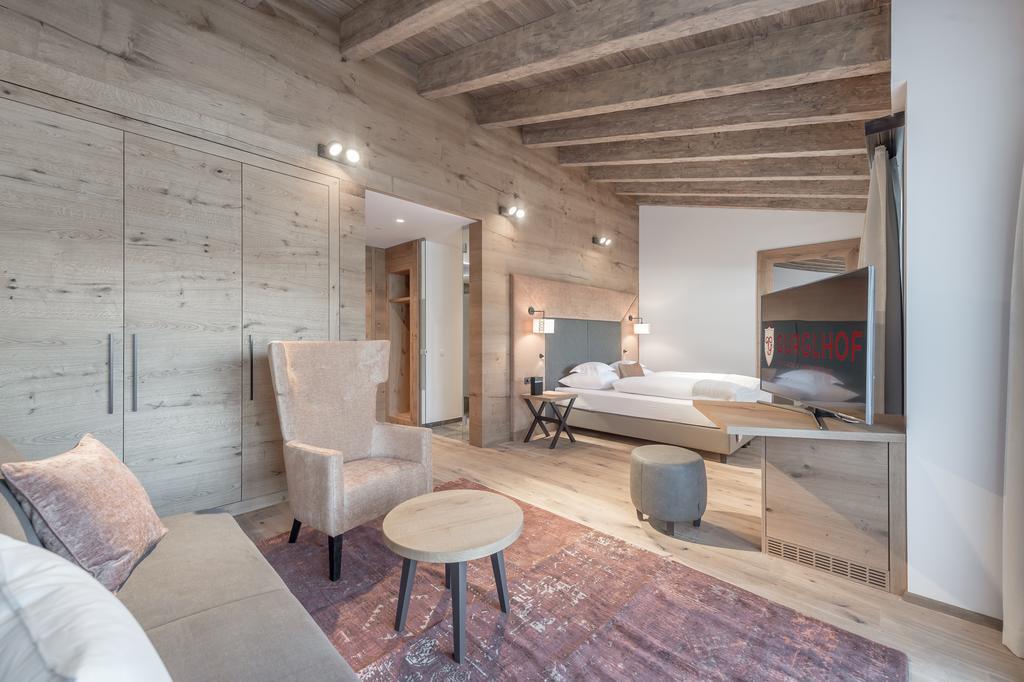 Deluxe Junior Suite,156845337:JPEG