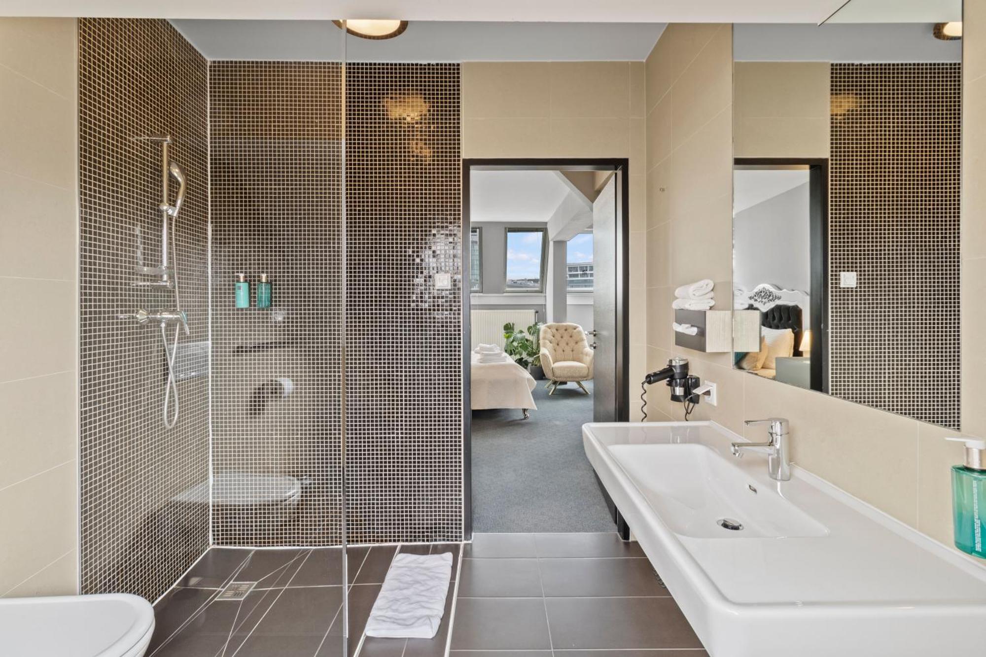 Deluxe Quadruple Room