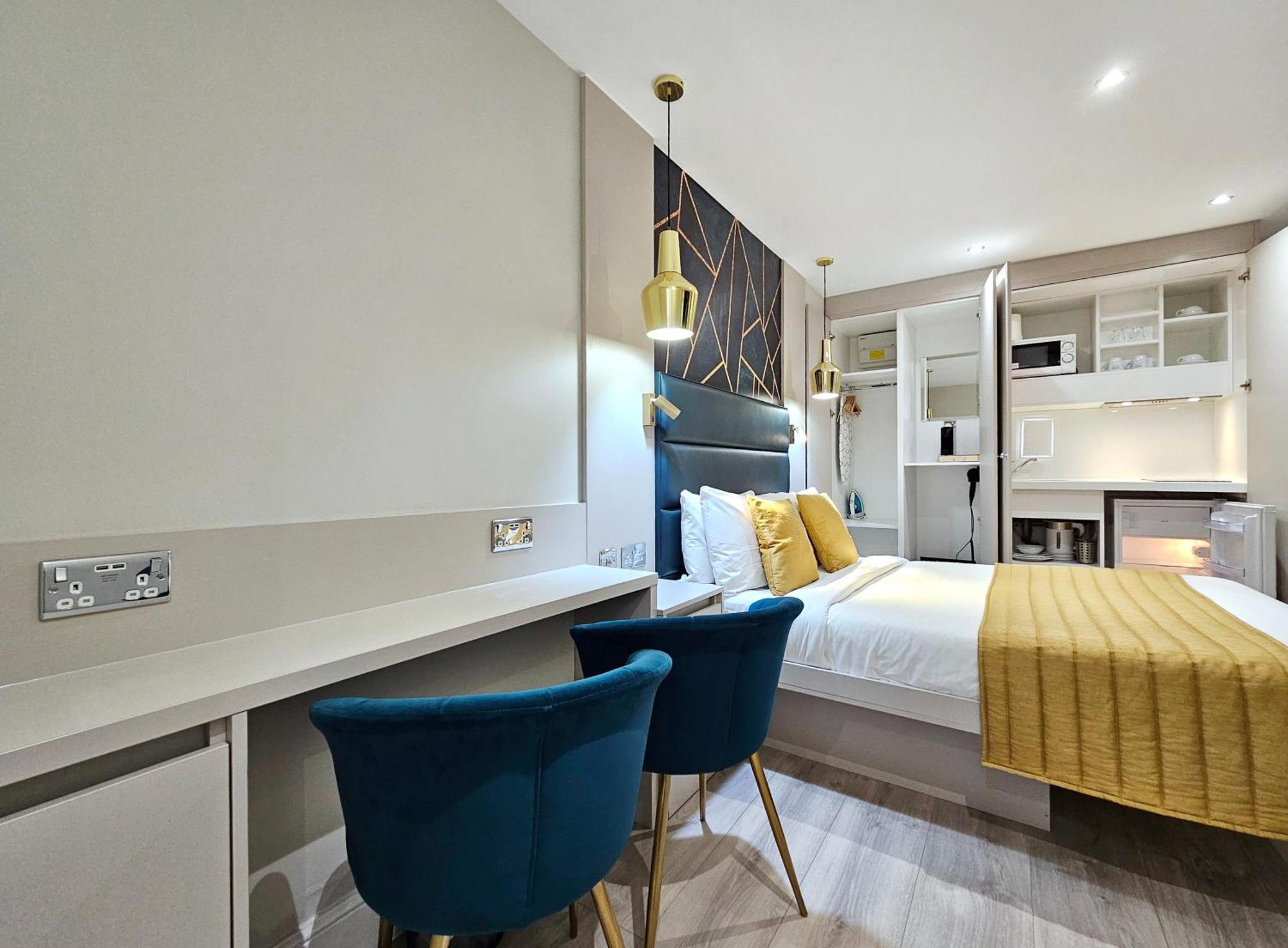 Double Studio Lower Ground Floor No Windows