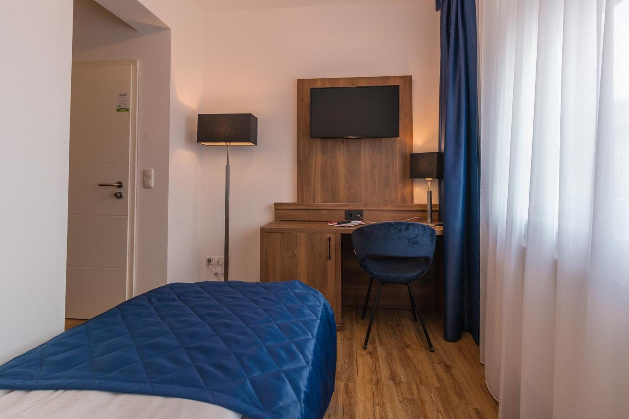 Economy Twin Room