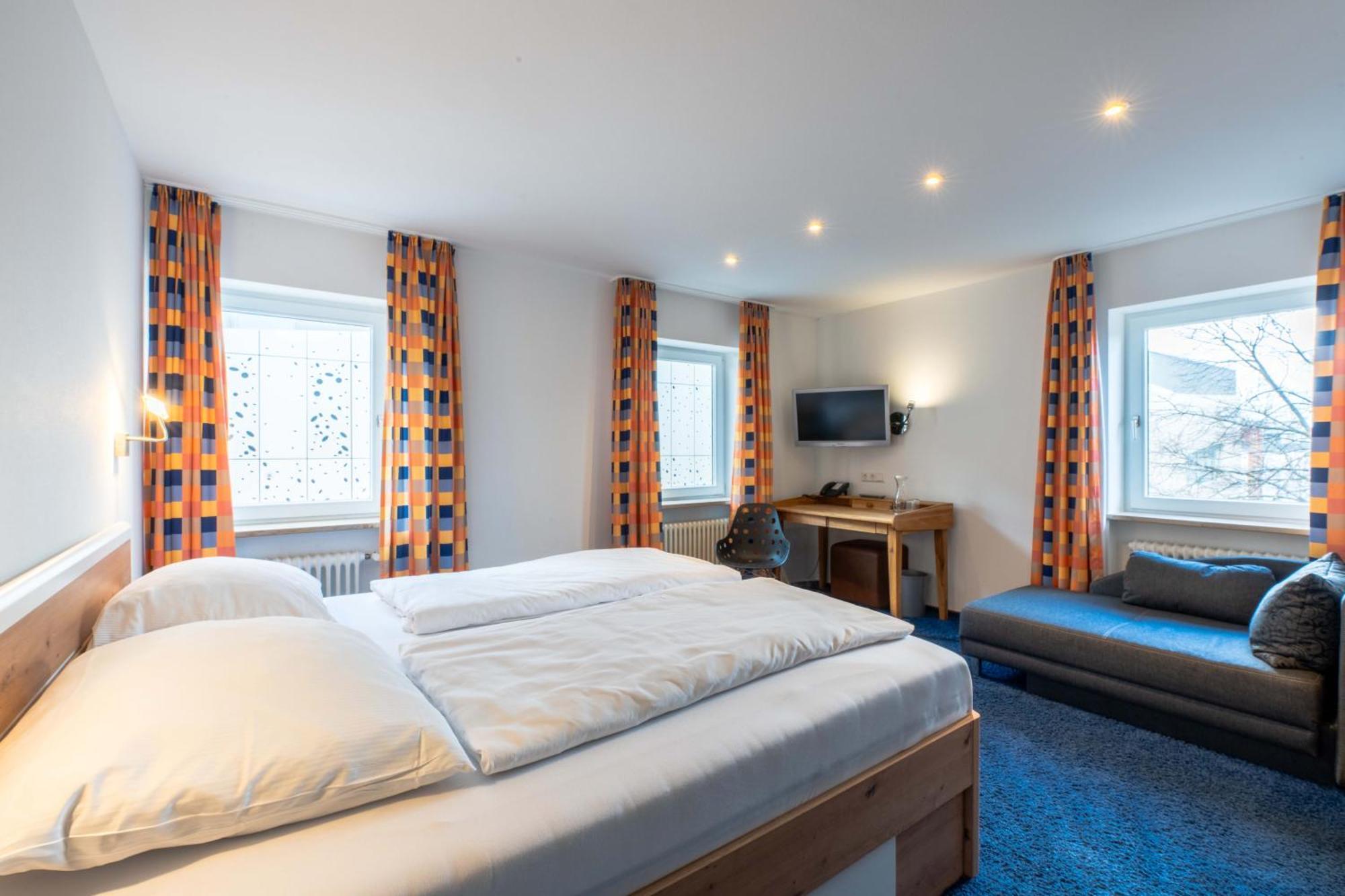 Double Room queensize bed