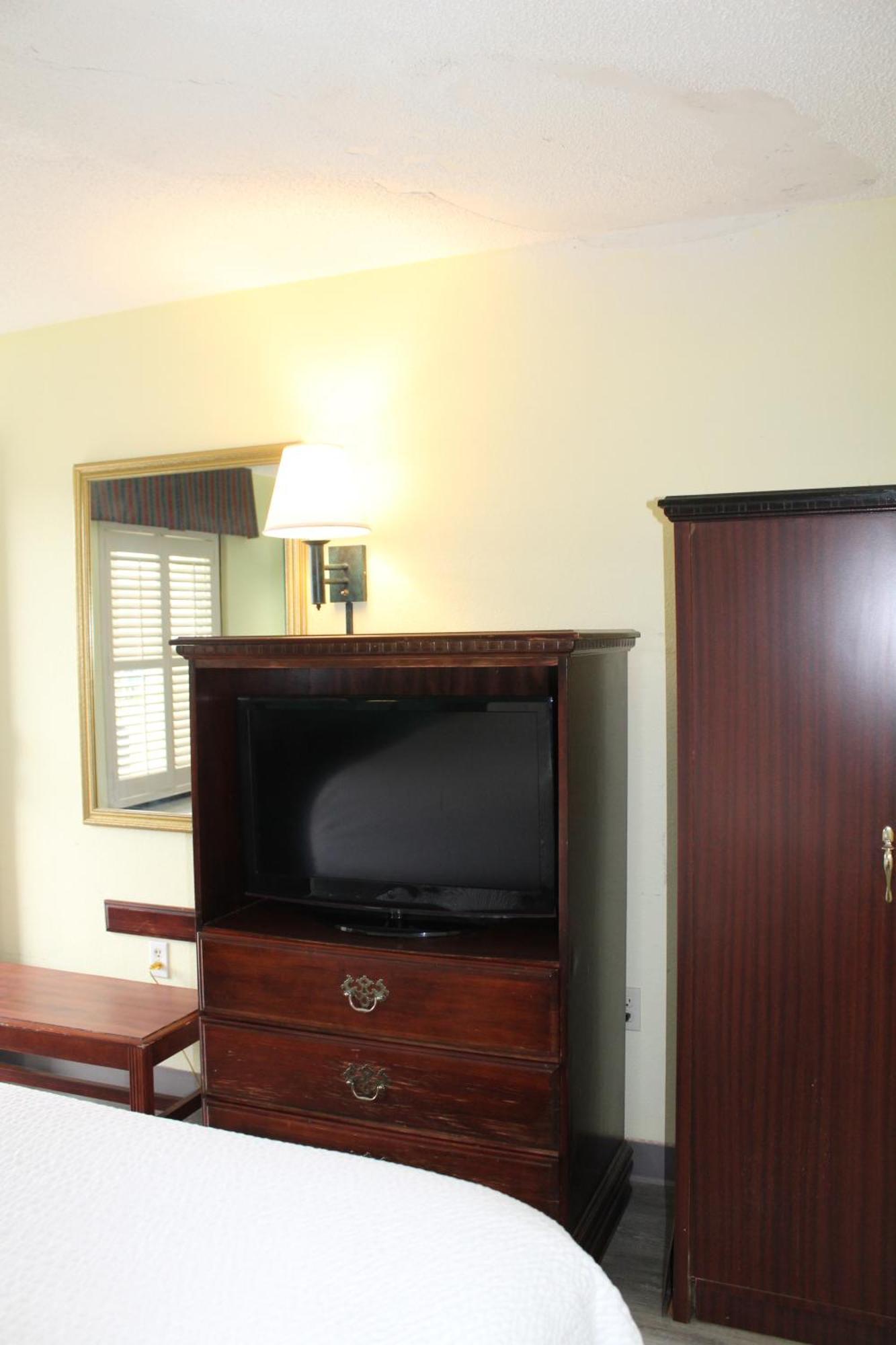 Queen Room Non-Smoking