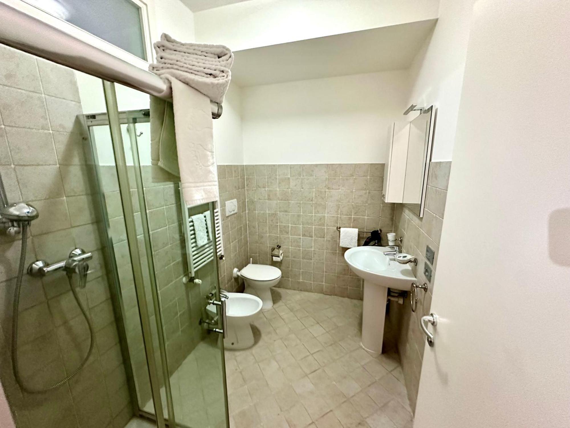 Double Room Private Bathroom