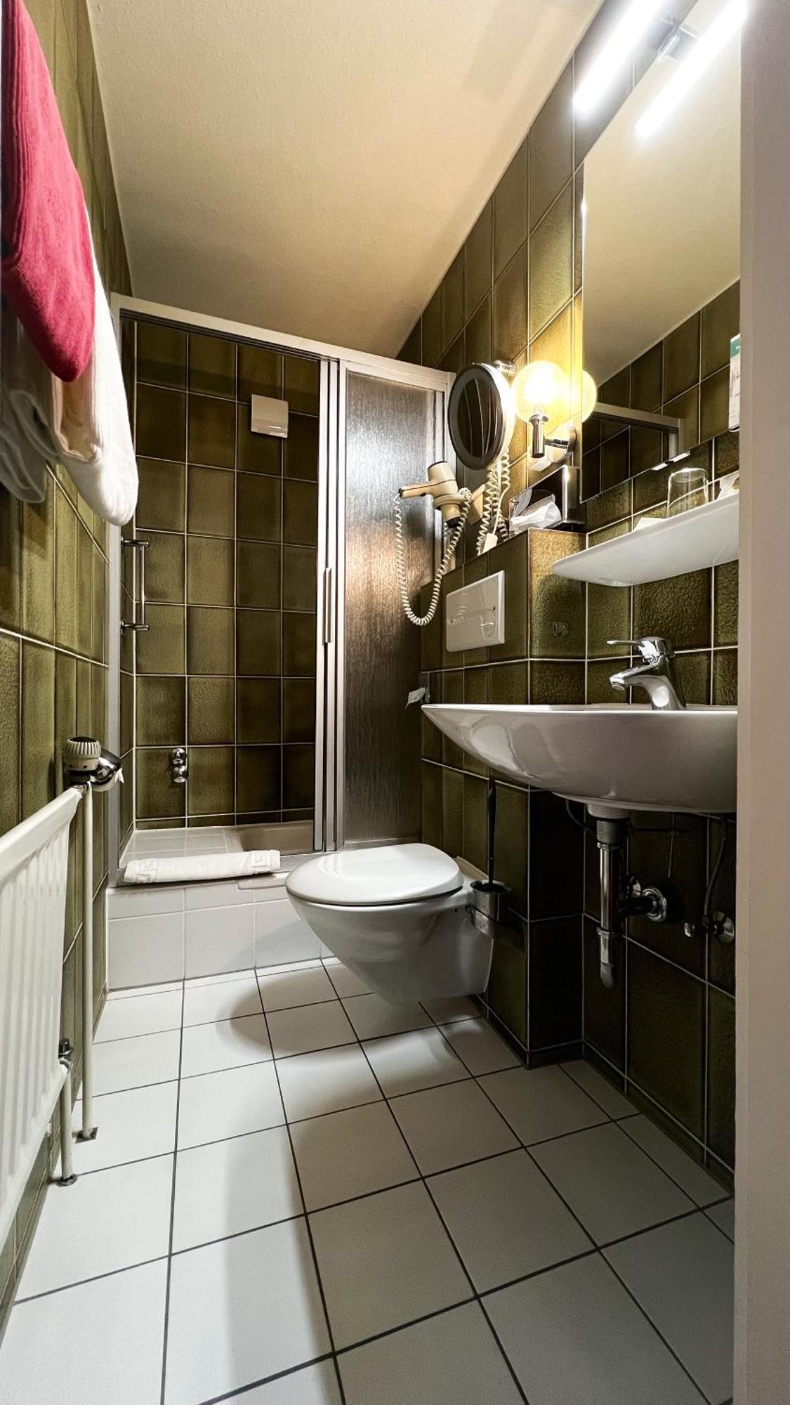 Single Room Bathroom