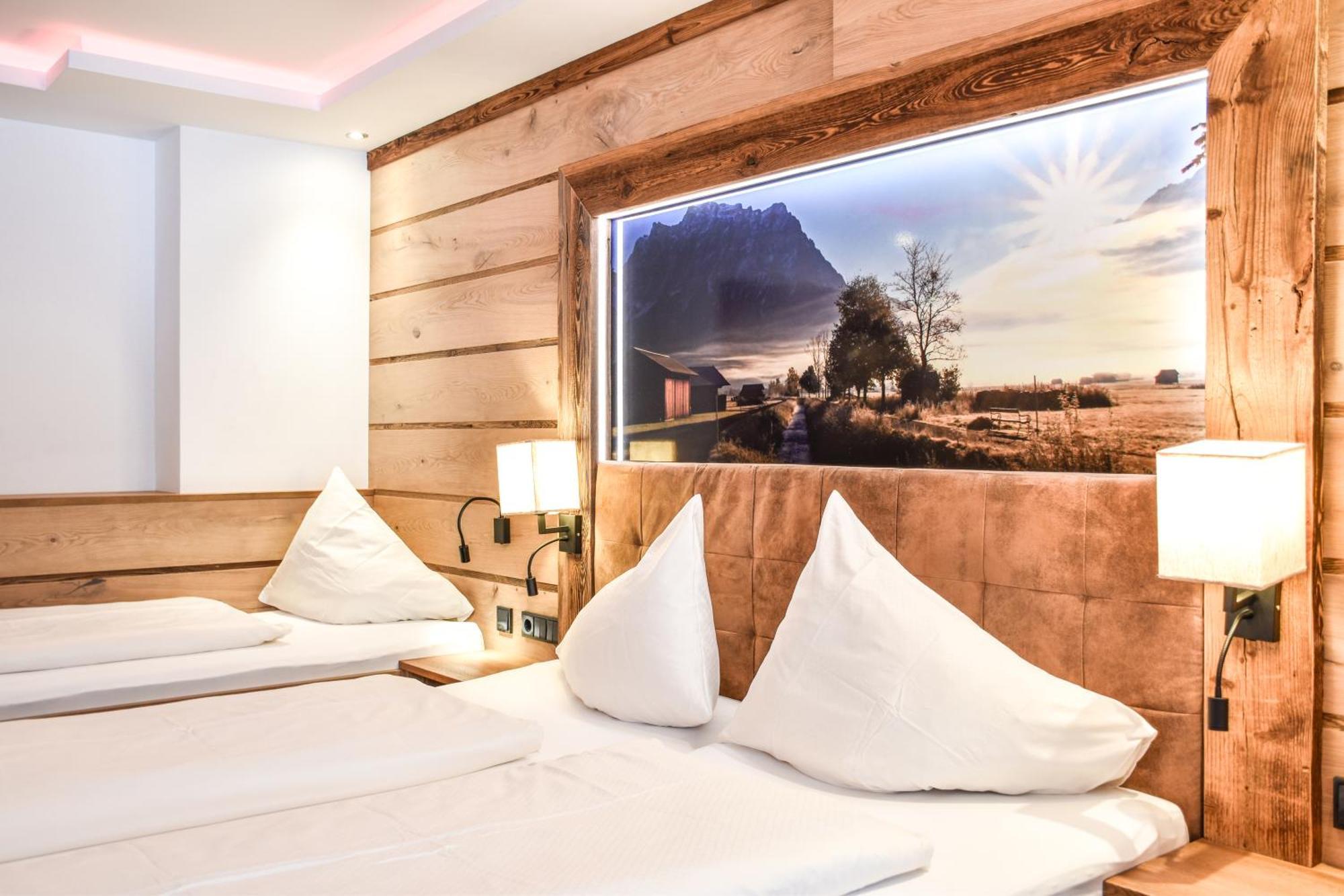 Triple Room,1572650213:JPEG