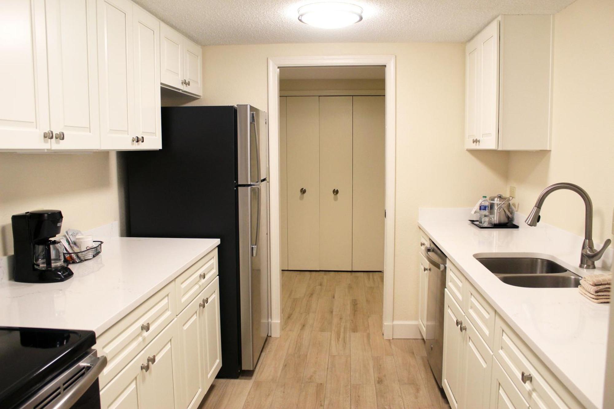1 Bedroom King Suite