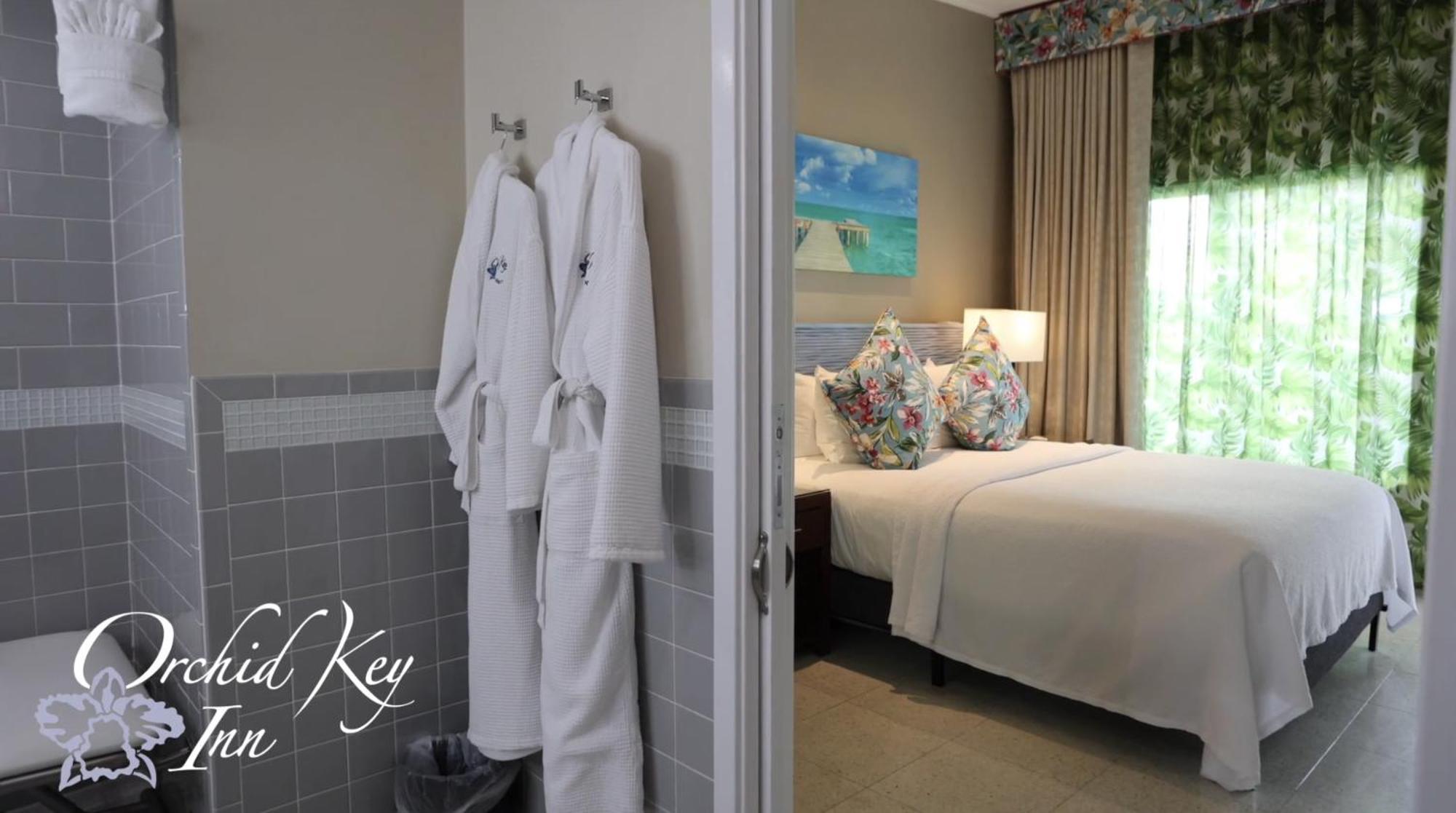 Deluxe Queen Room Disability Access