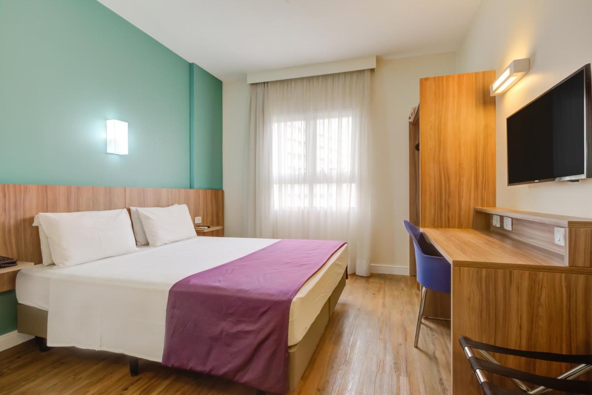 Standard Queen Room