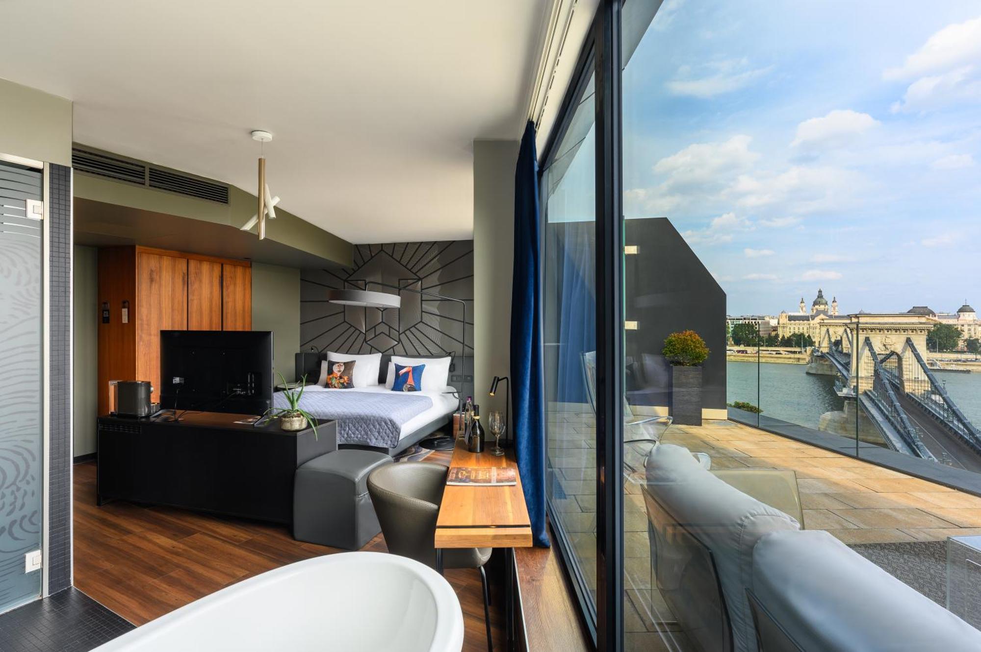 Quarto Deluxe com Varanda e Vista Danúbio - Último Piso