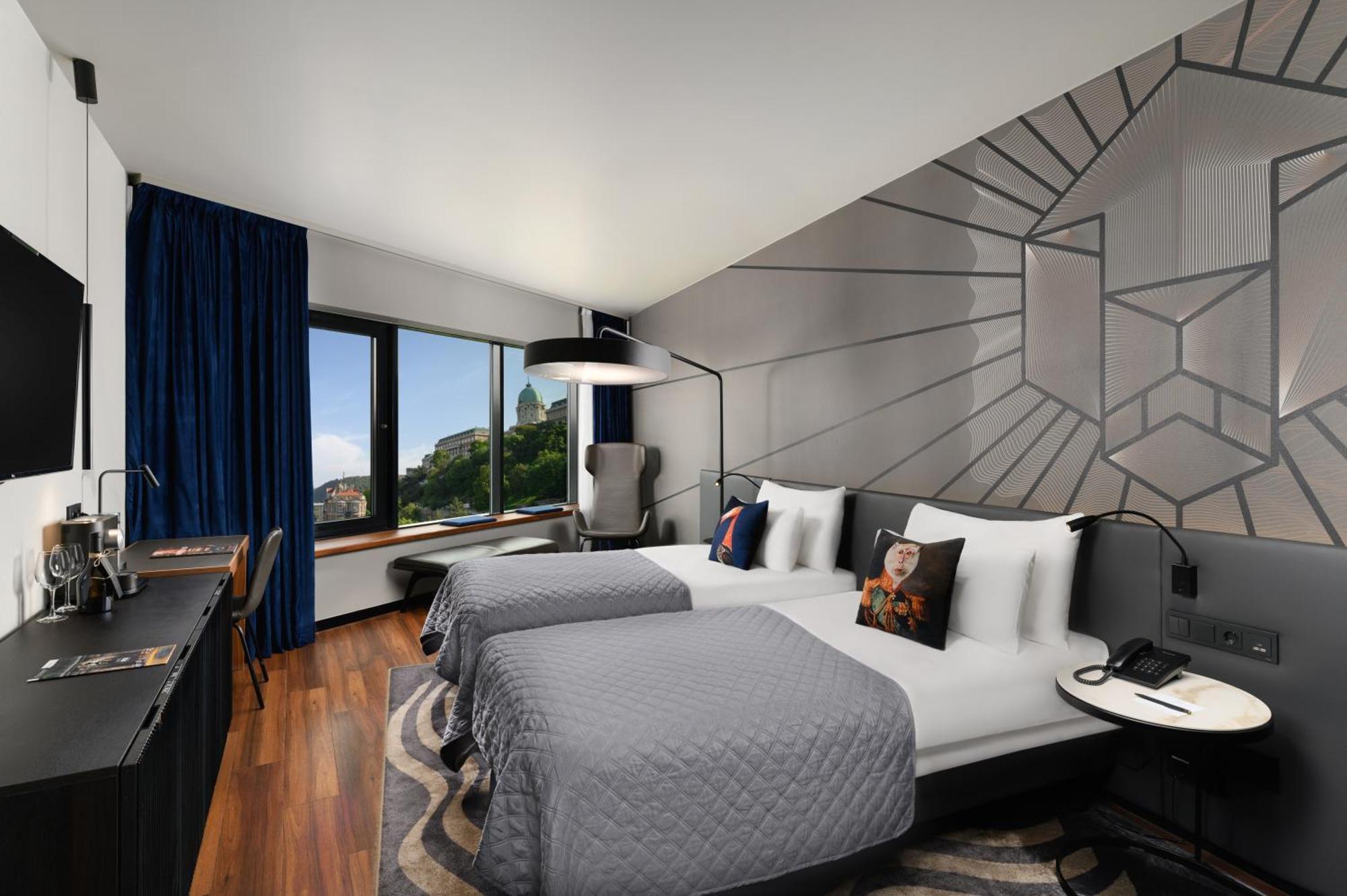 Quarto Duplo com Vista Castelo