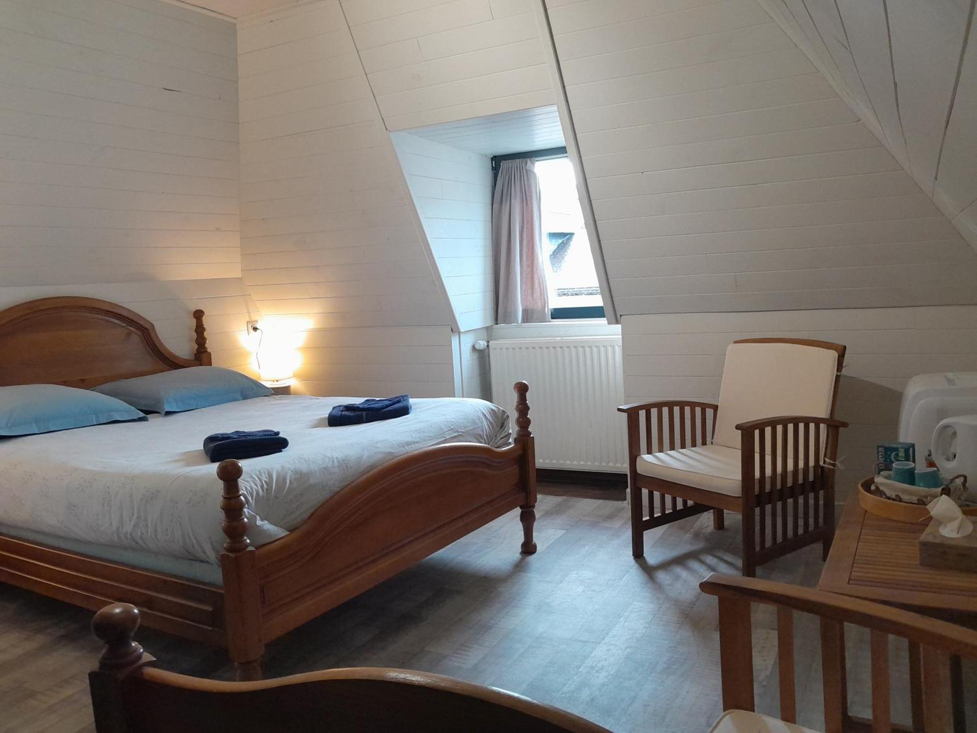 Double Room Private Bathroom