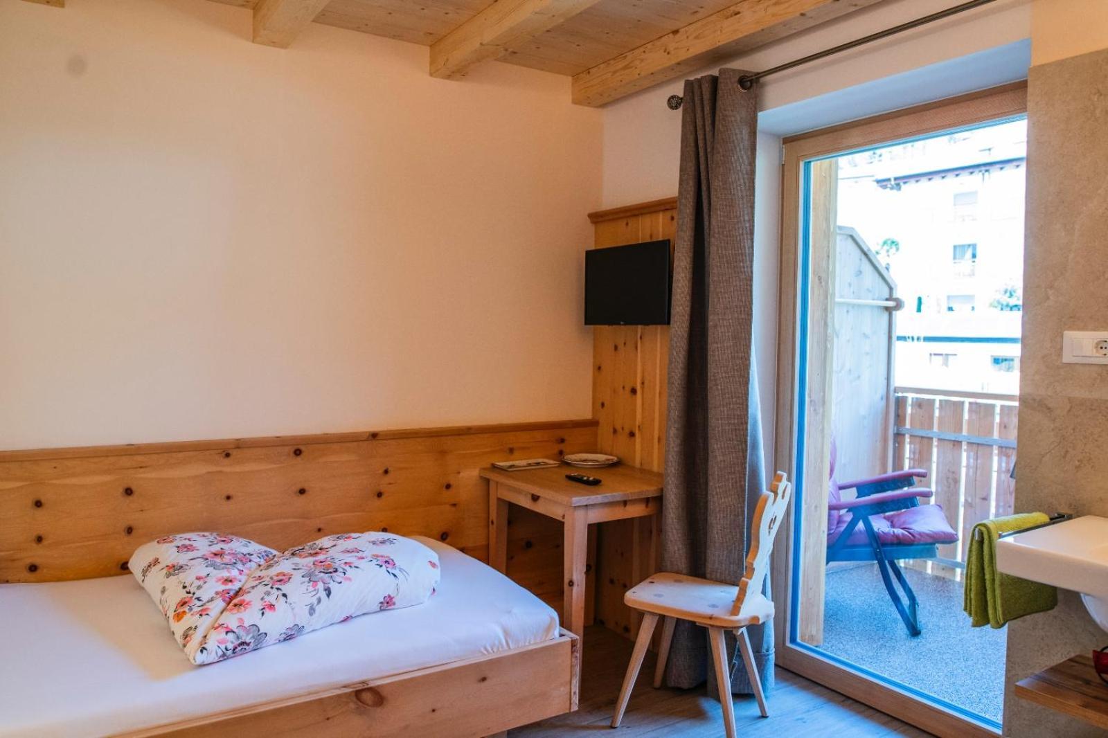 Single Room Mountain View