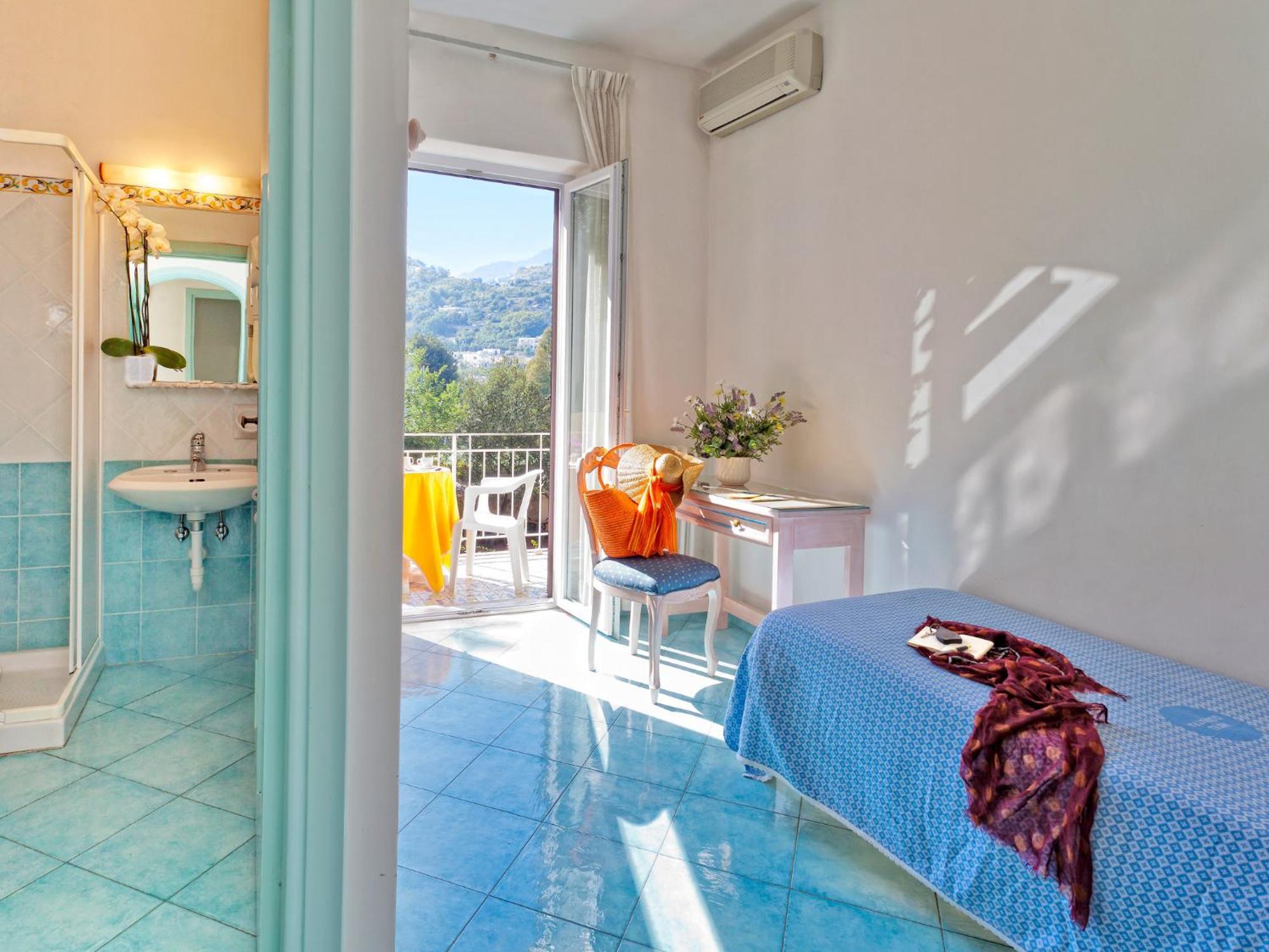 Single Room Balcony,693559875:JPEG