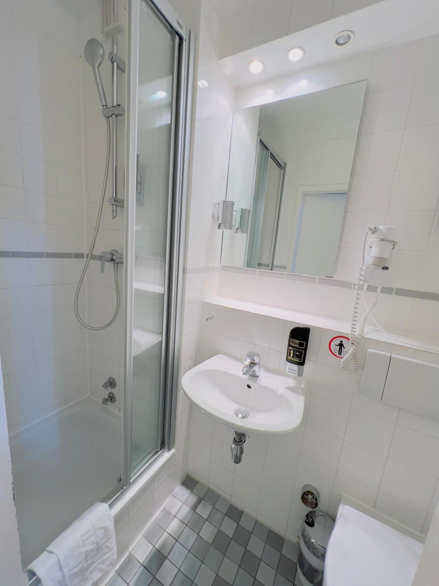Economy Single Room