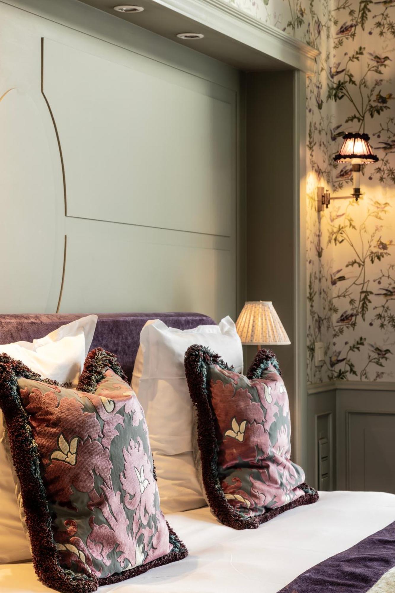 Canal View Room