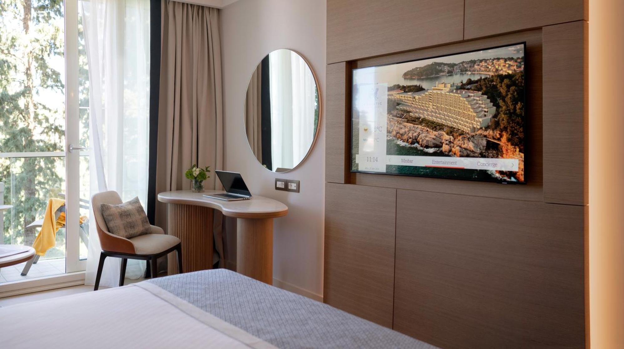 Superior Plus Room City view Balcony