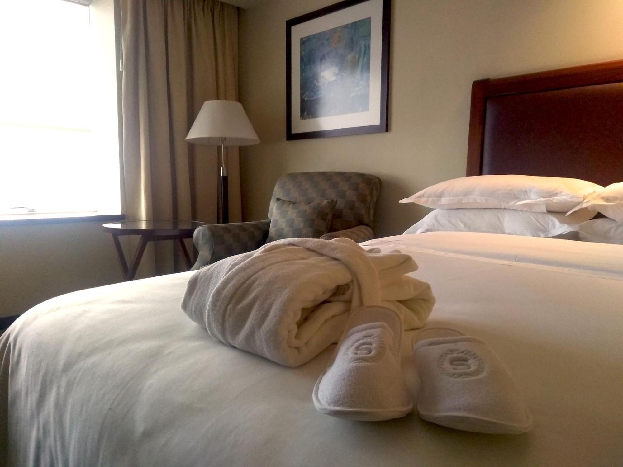Guest room 1 King CITY view City view