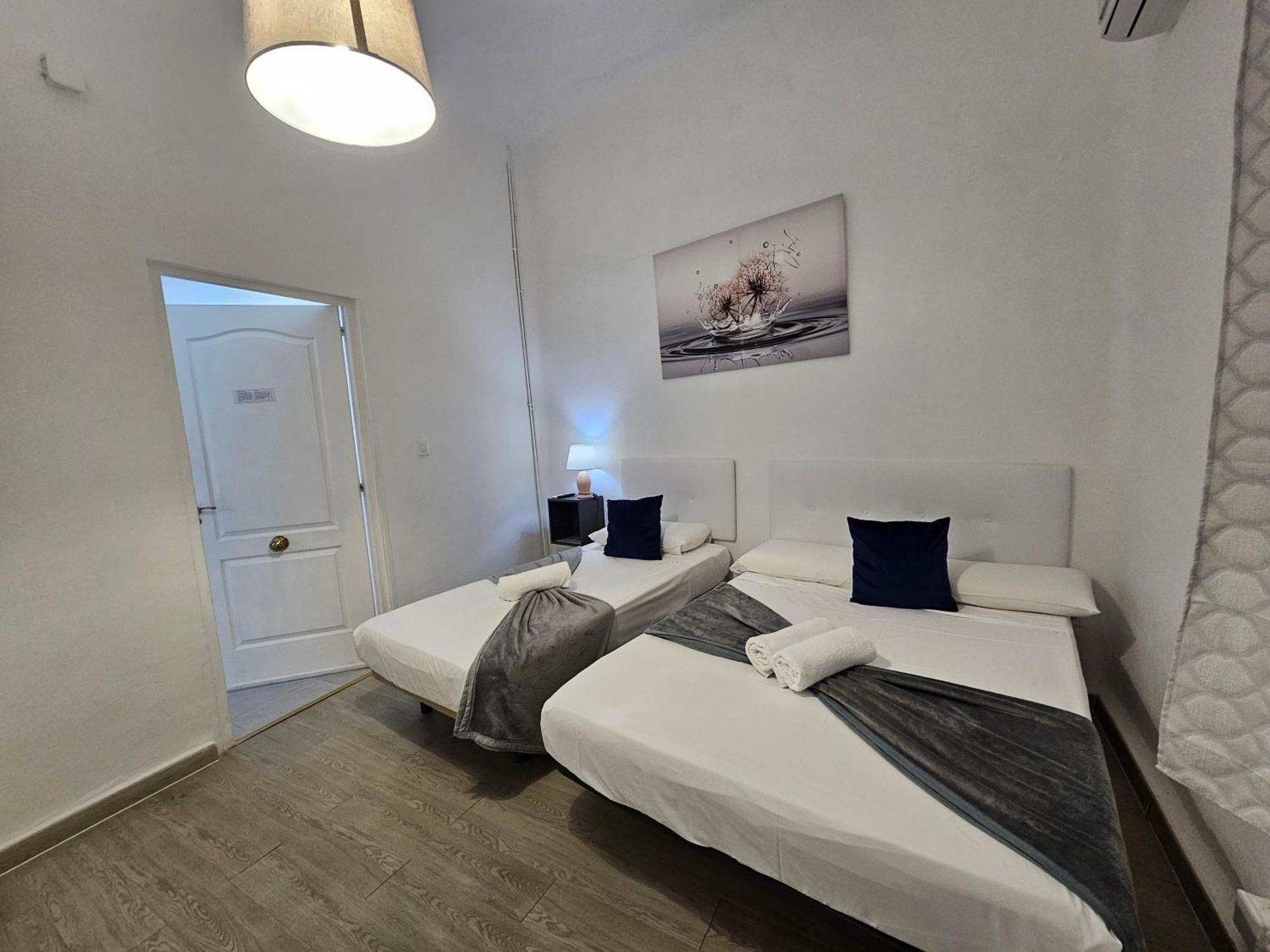 Double Room Extra Bed private bathroom