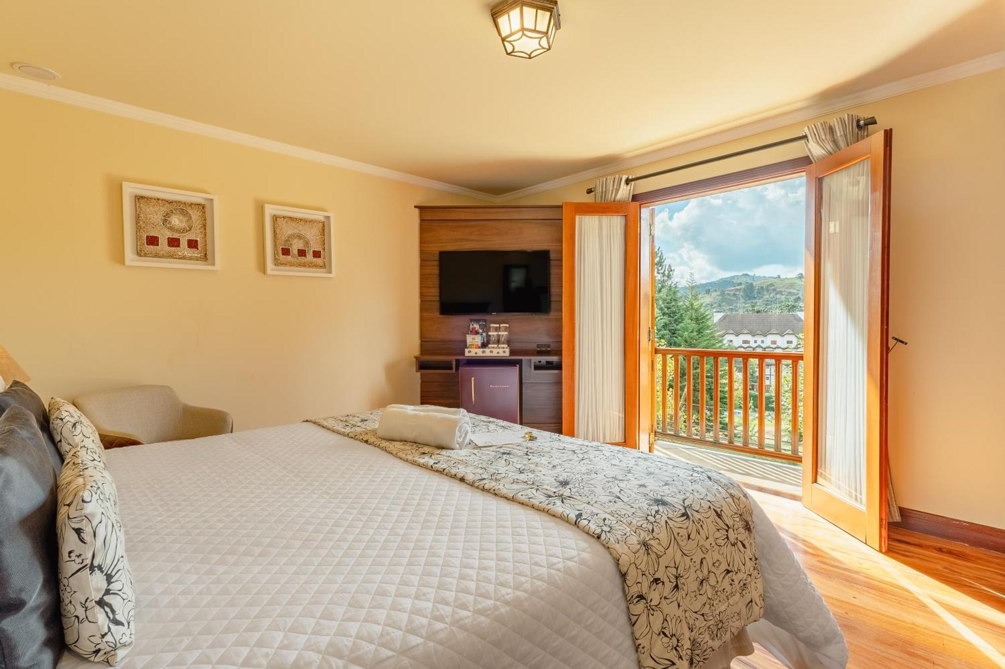 Deluxe Suite Balcony