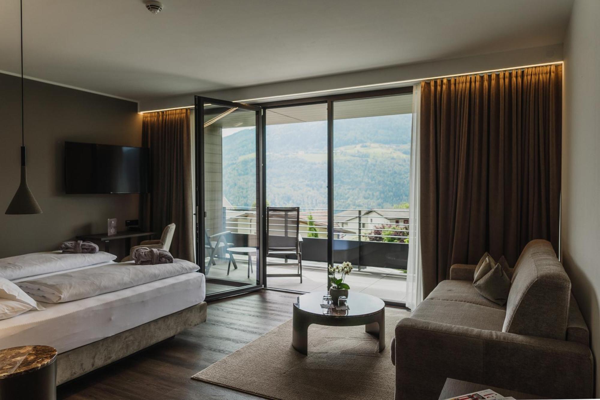 Suite Pool View
