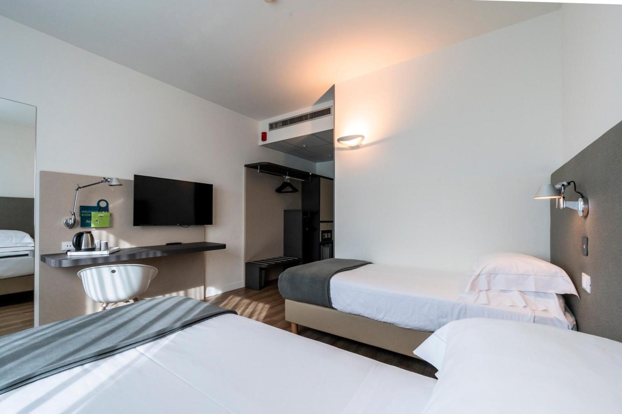 Double or Twin Room Disability Access