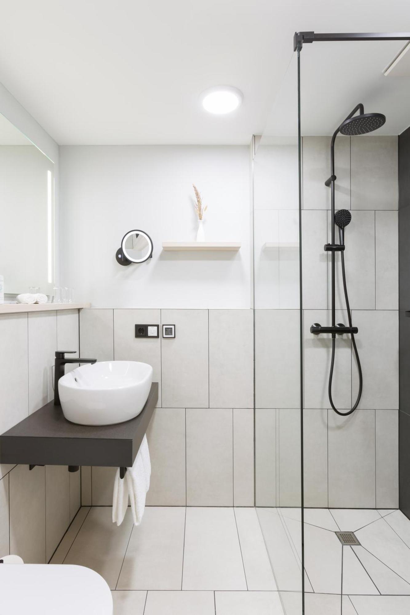 Renoviertes Doppelzimmer mit Terrasse