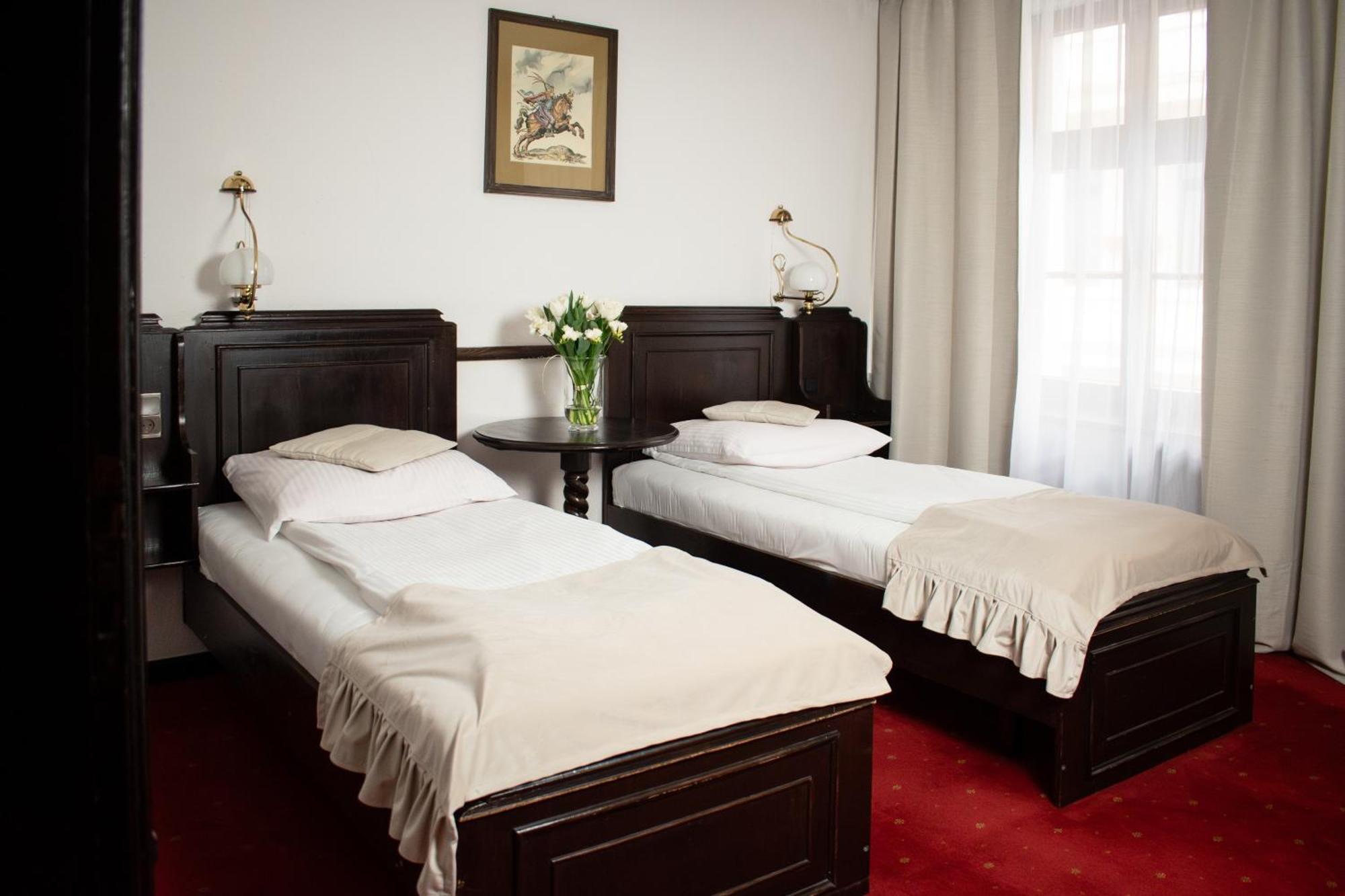 Twin Room,1576732097:JPEG
