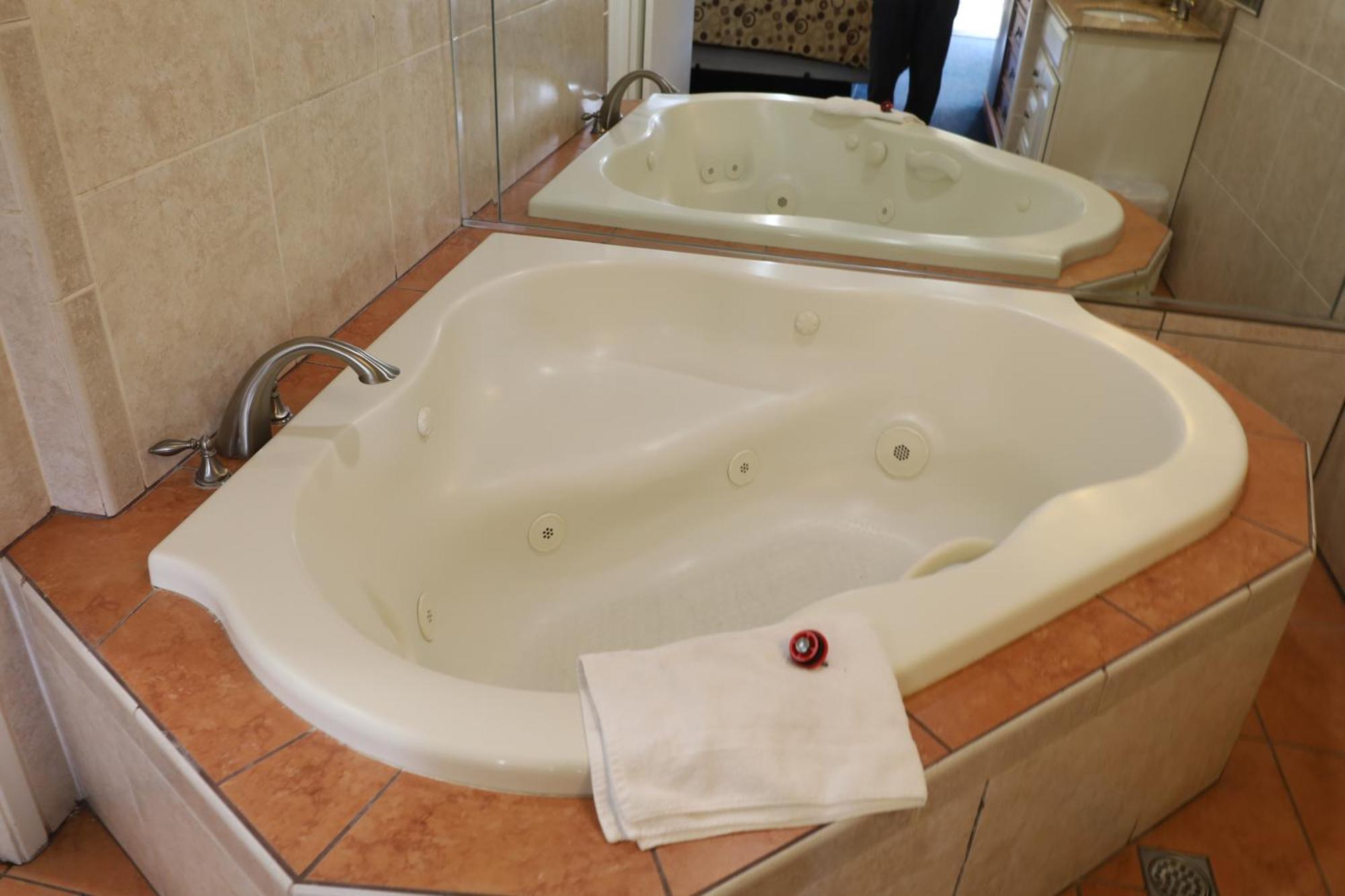 King Room Spa Bath