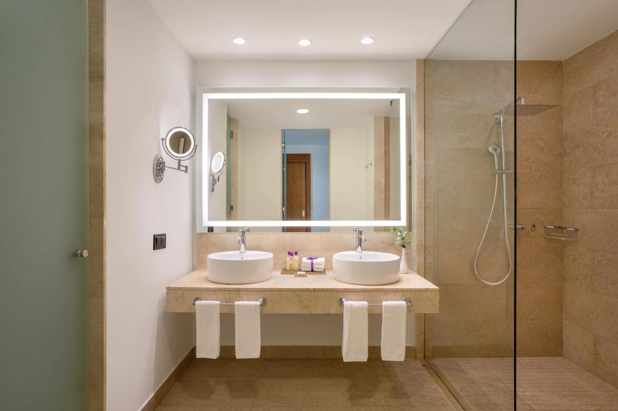Allure Junior Suite King