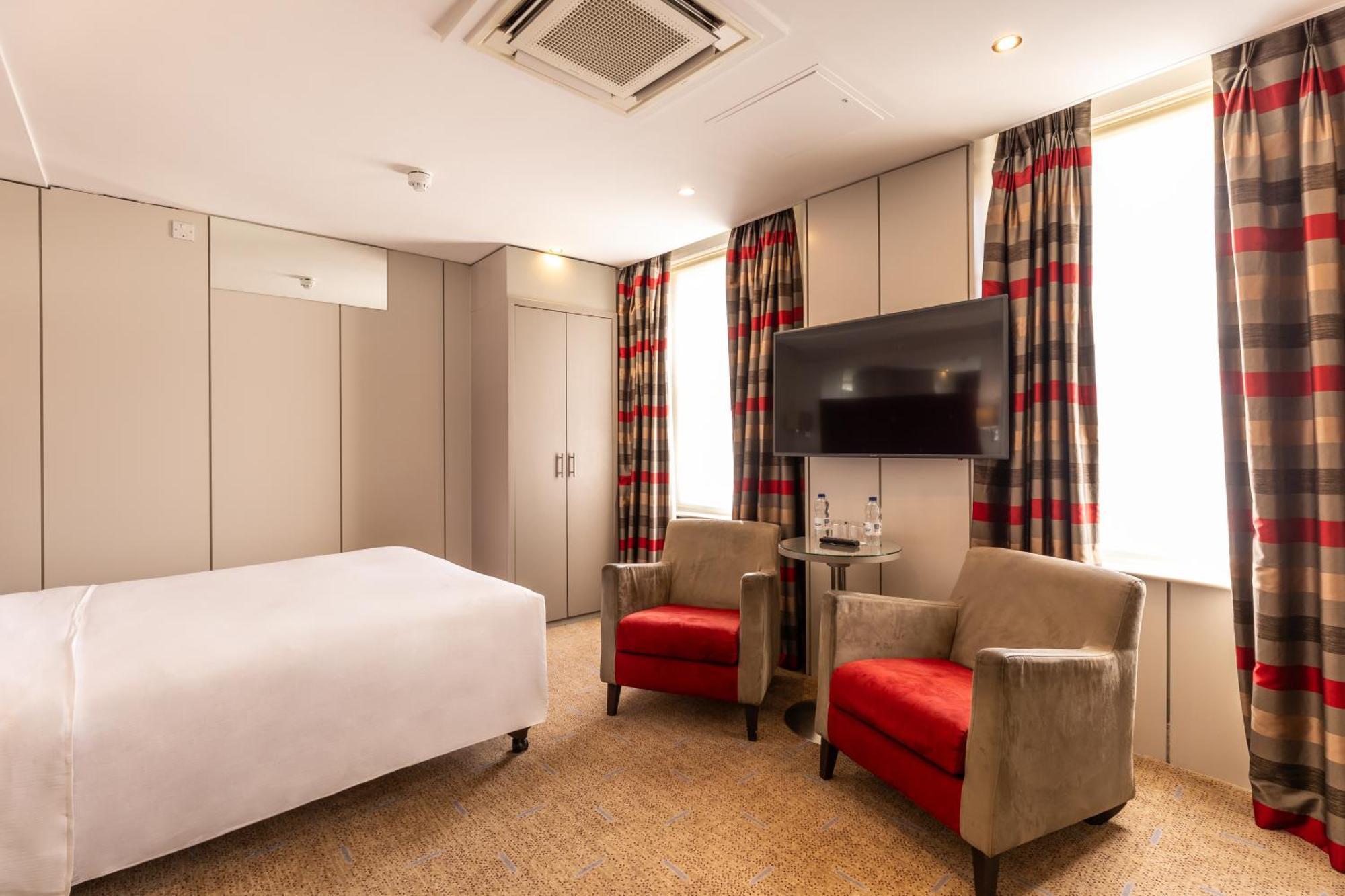 Superior Family Queen Room