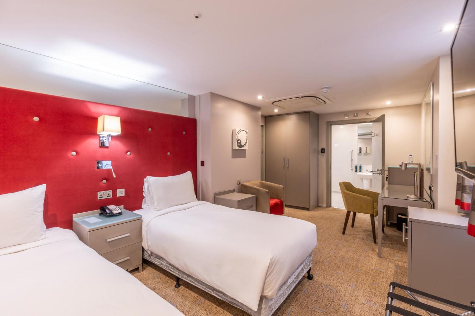 Twin Room Mobility Access