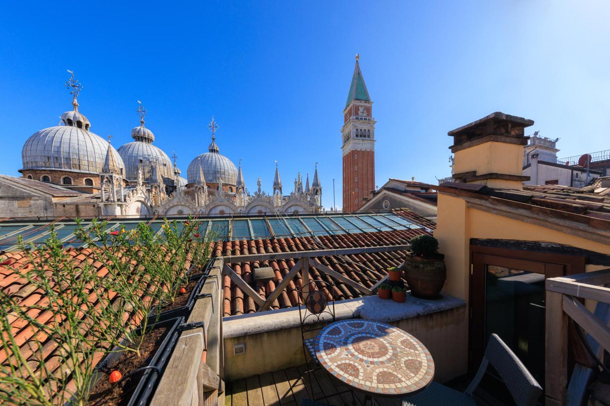 King Suite Terrace