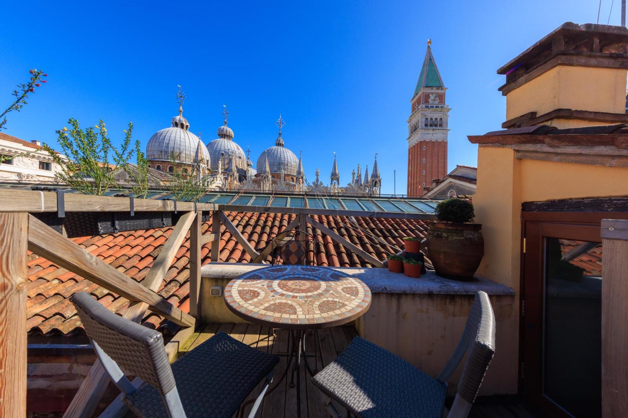 King Suite Terrace