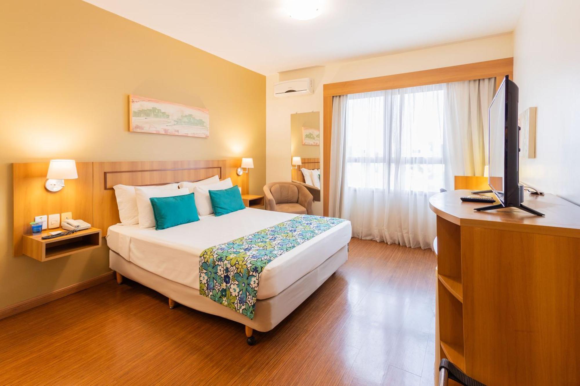 Deluxe Queen Room