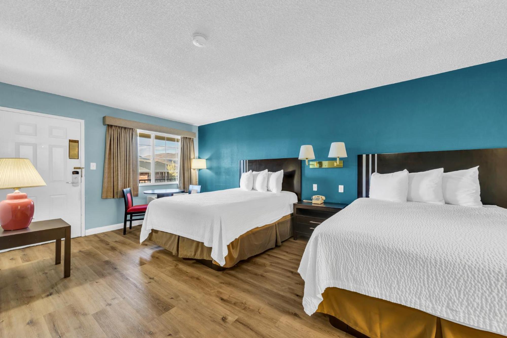 Studio Suite Two Queen Beds Non-Smoking