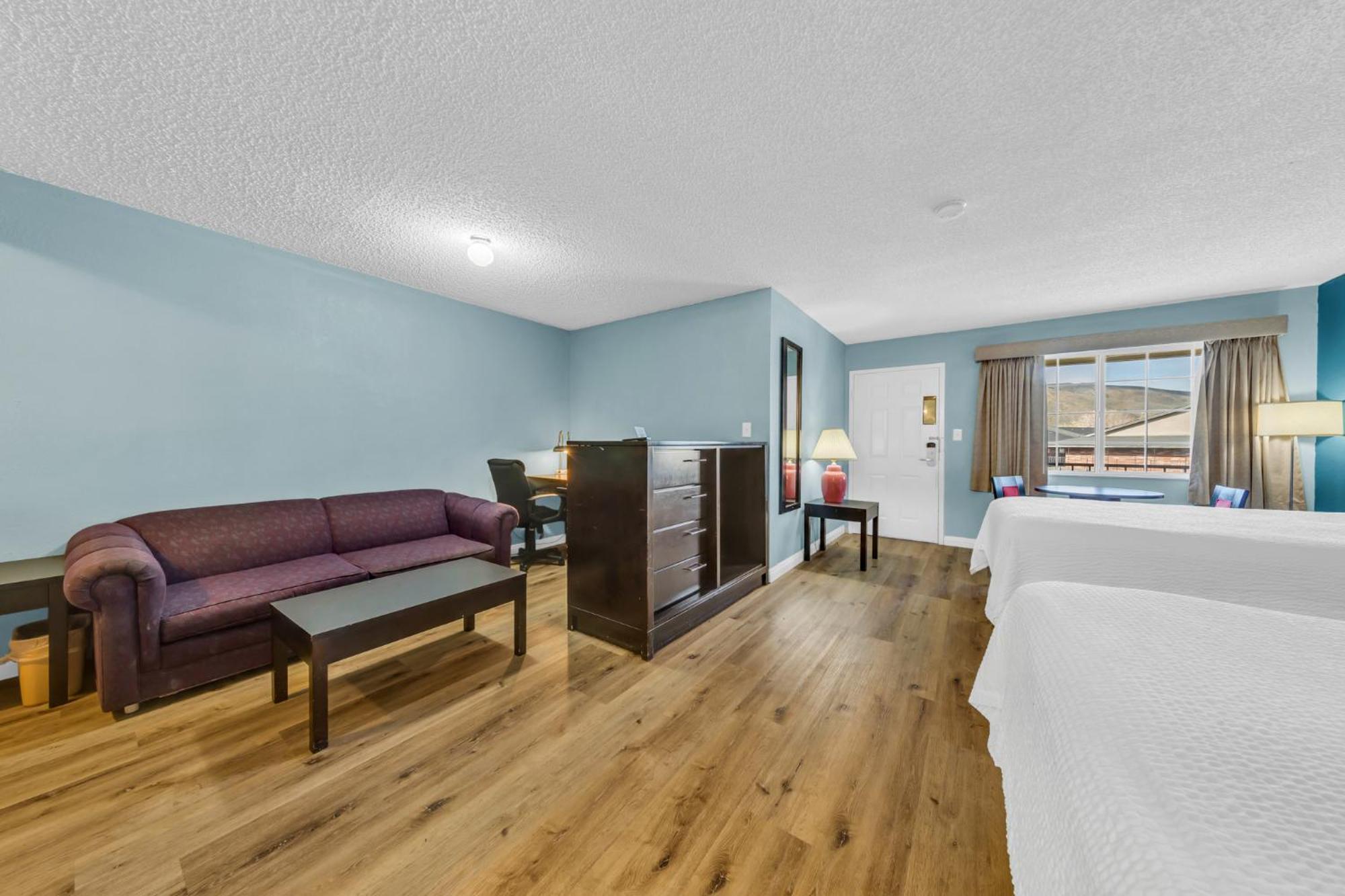 Studio Suite Two Queen Beds Non-Smoking