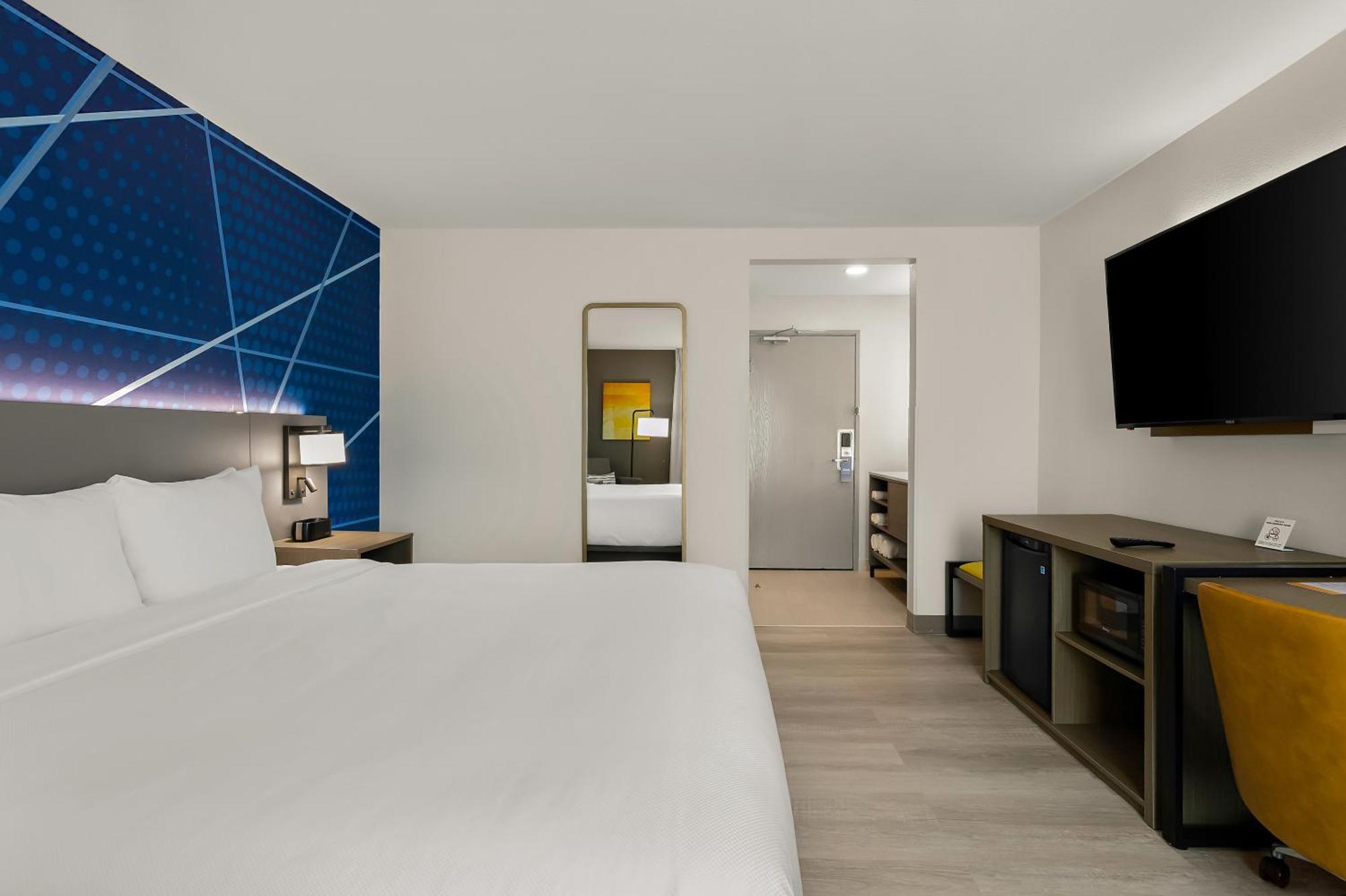 King Room Sofa Bed Disability Access or Non Smoking