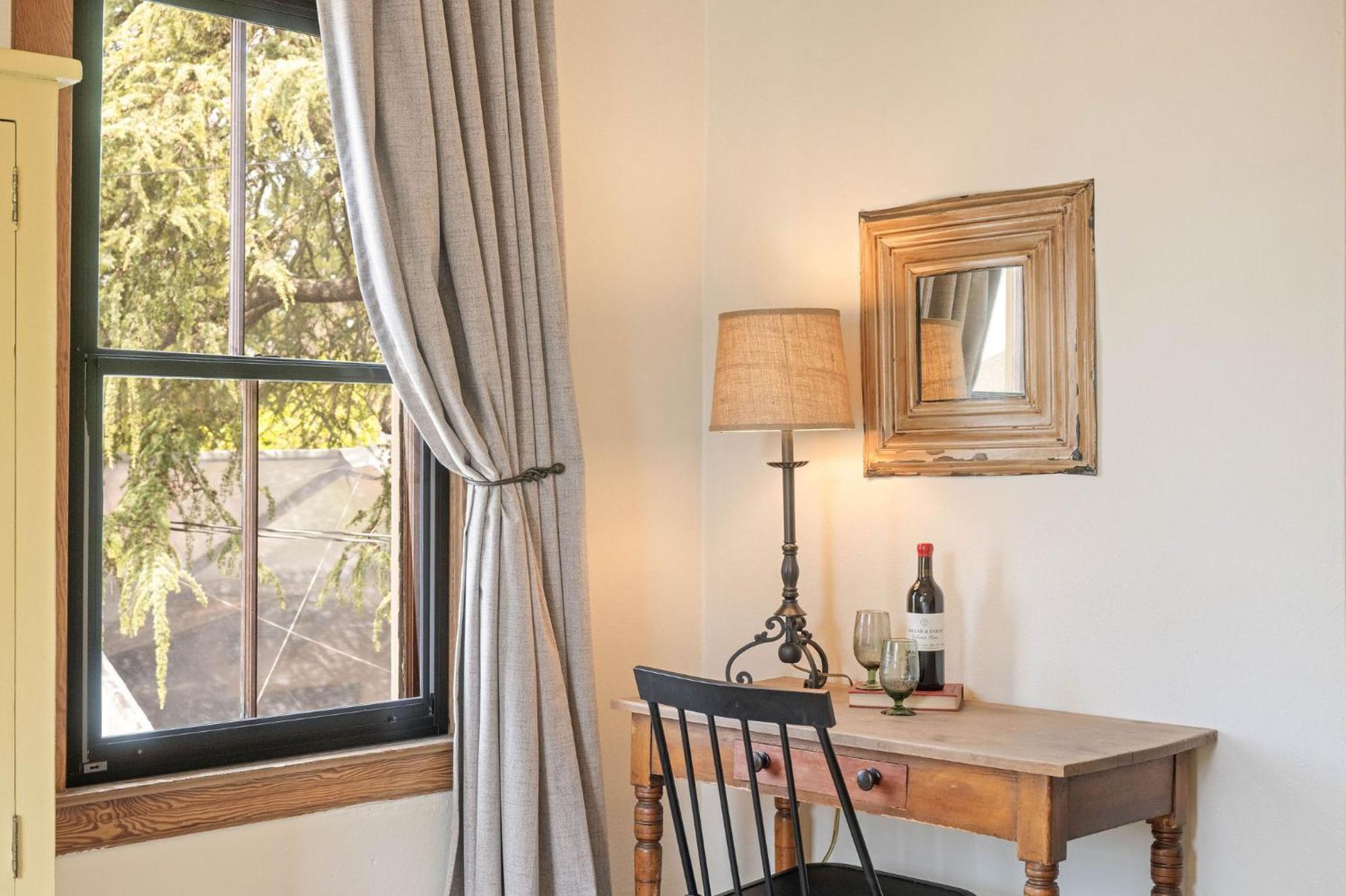 Standard Queen Room Ensuite Room 24