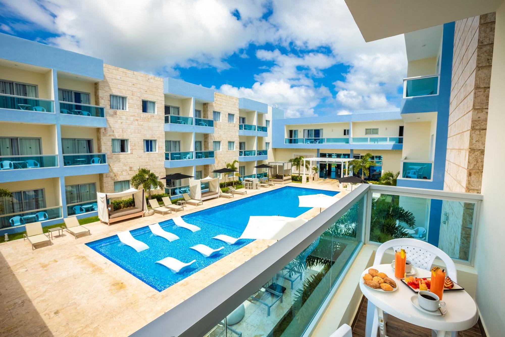 Apartment Pool View