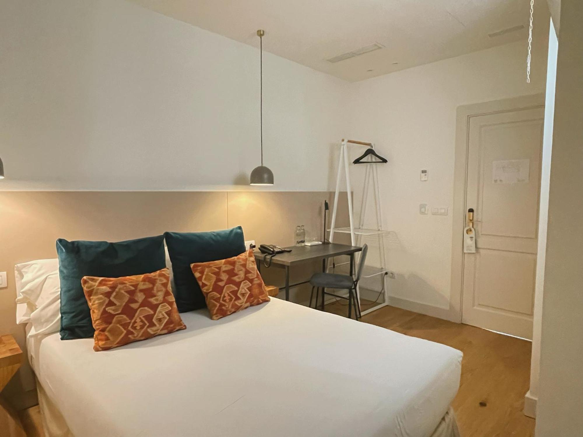 Single Classic Interior Room