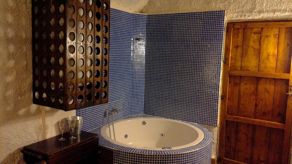 Superior Cave Hot tub