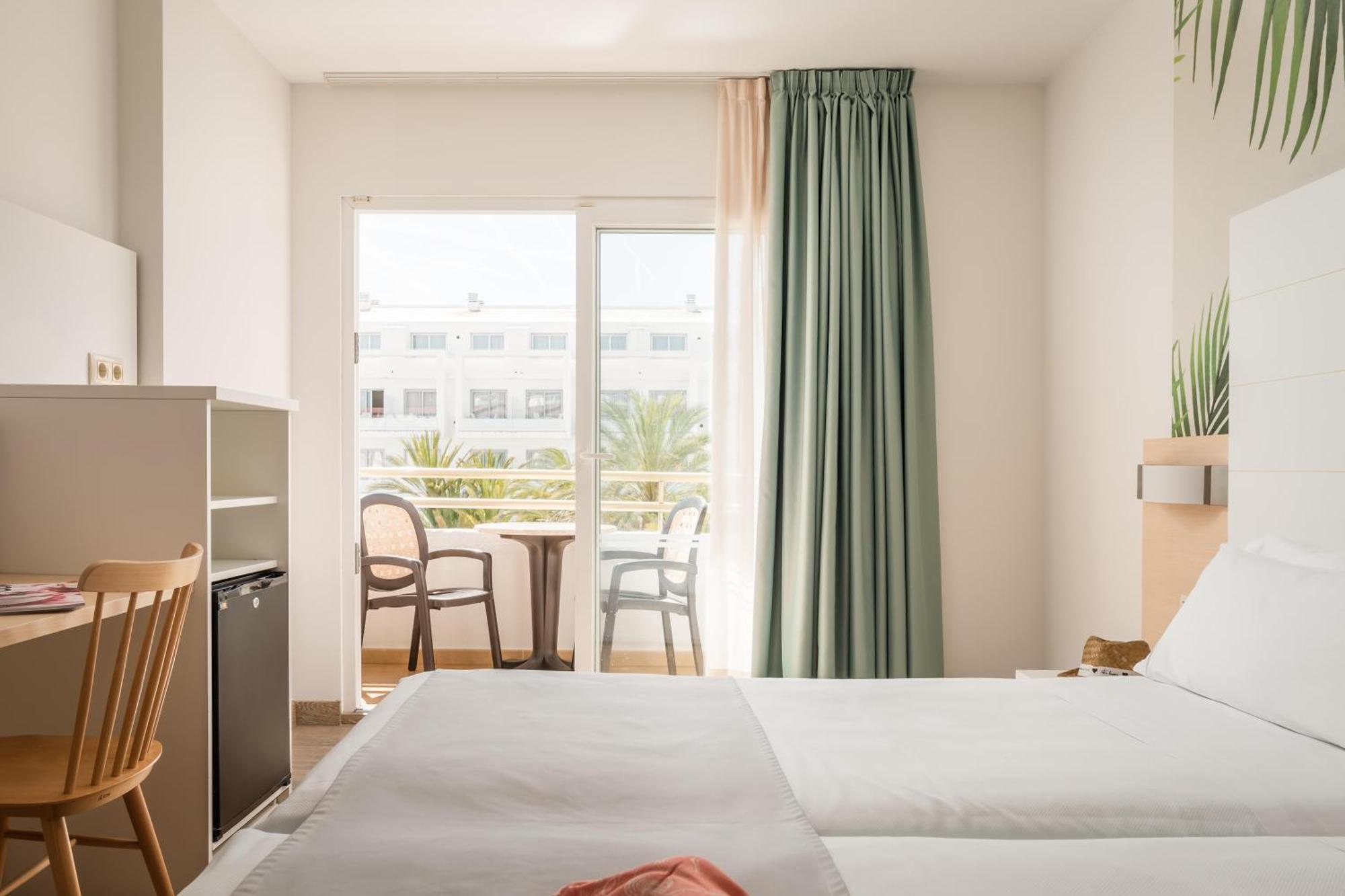 Triple room balcony pool or sea views,1580142505:JPEG