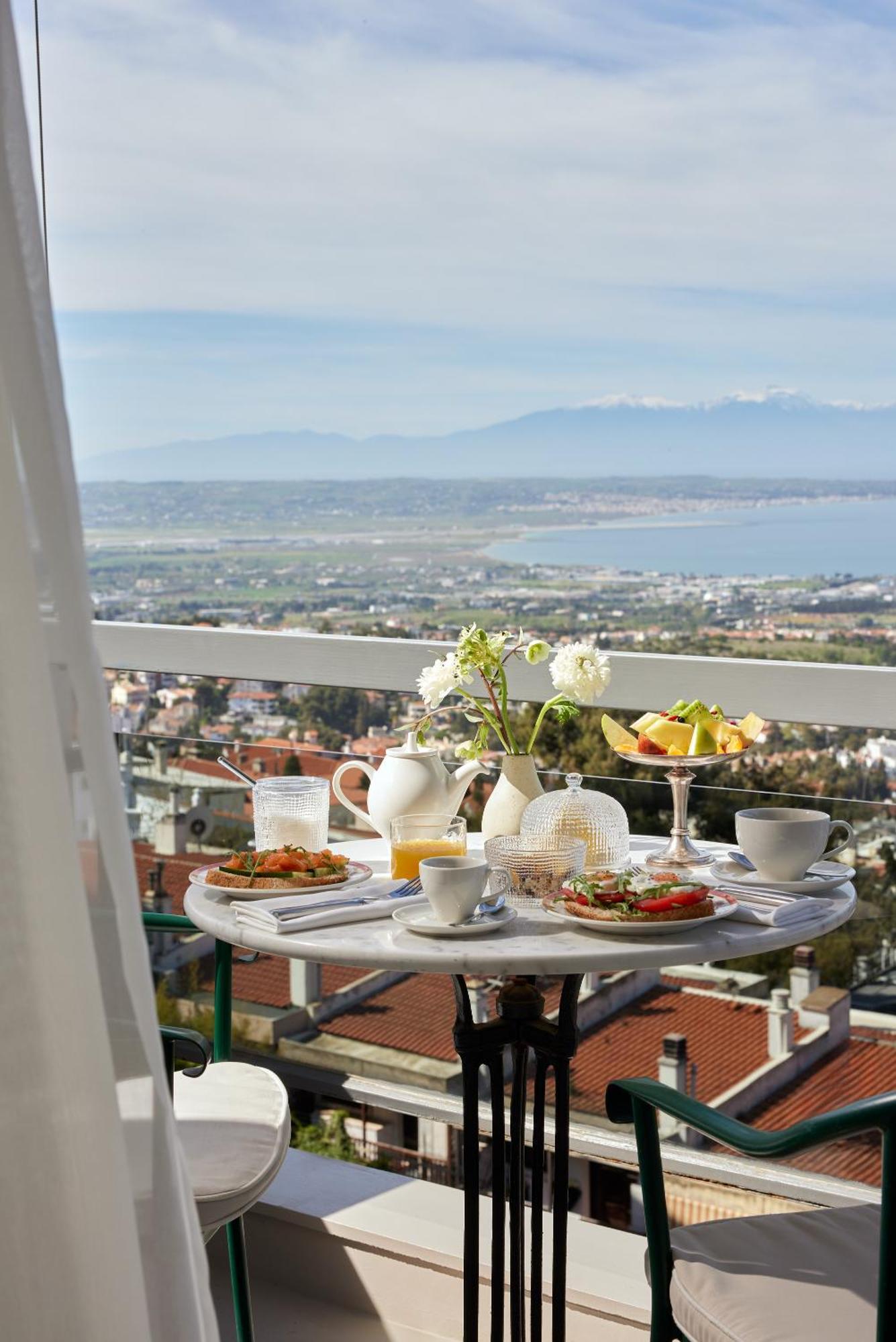 Superior Single Room City or Sea View