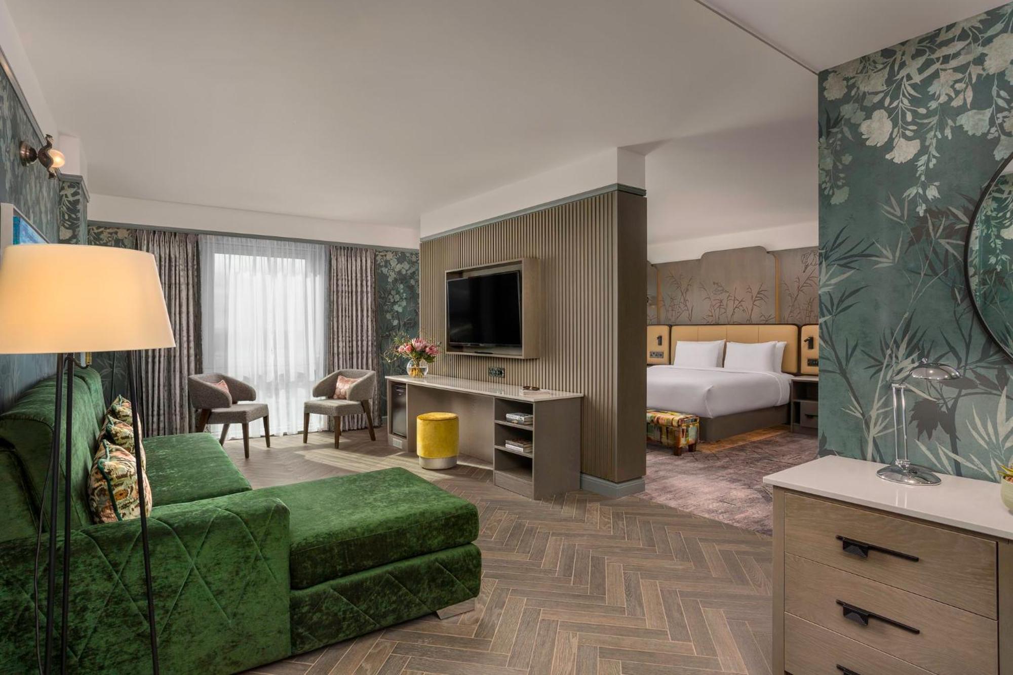 Junior King Suite,1580154009:JPEG
