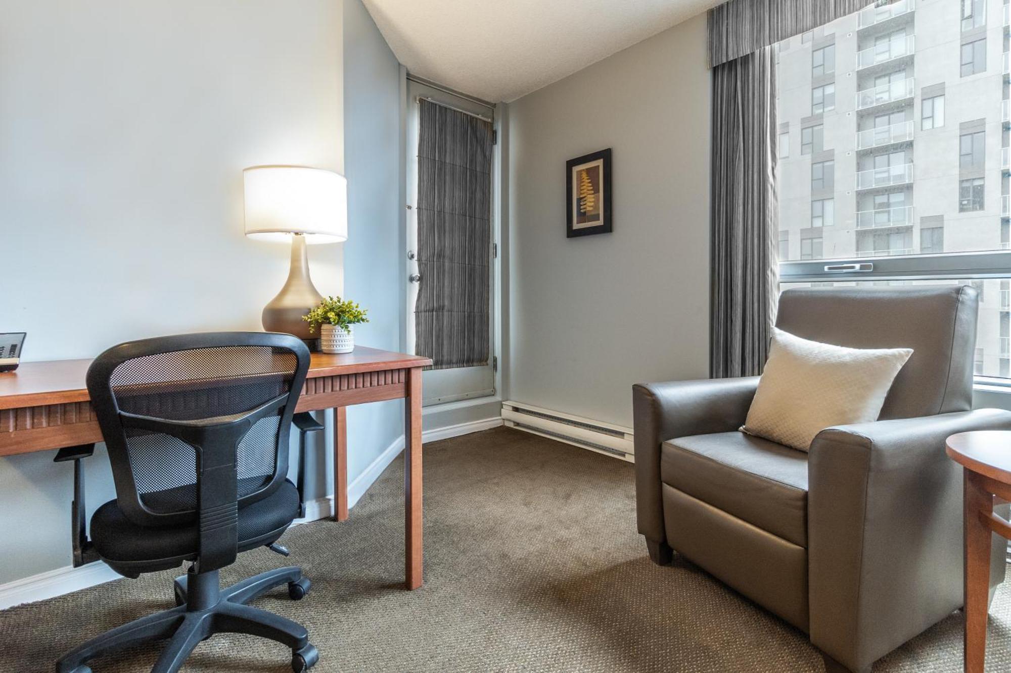 One Queen Suite Balcony