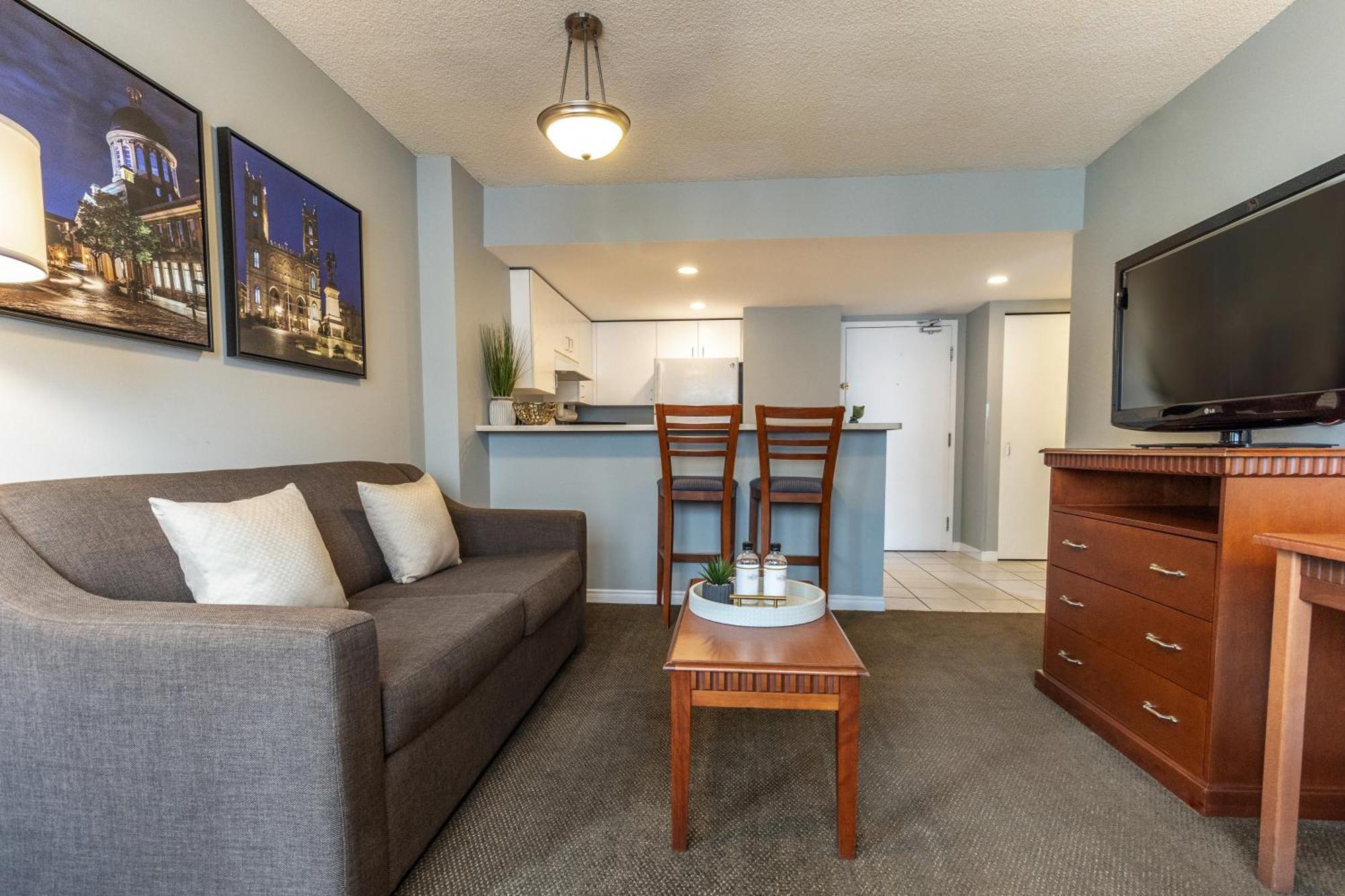 One Queen Suite Balcony