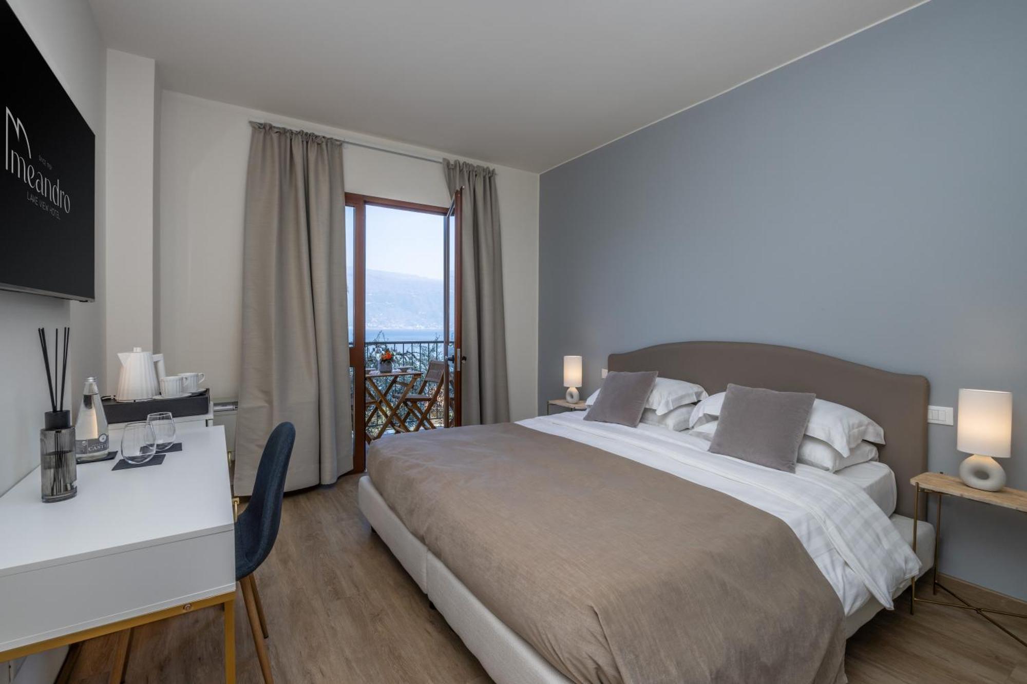 Superior Double or Twin Room Lake View
