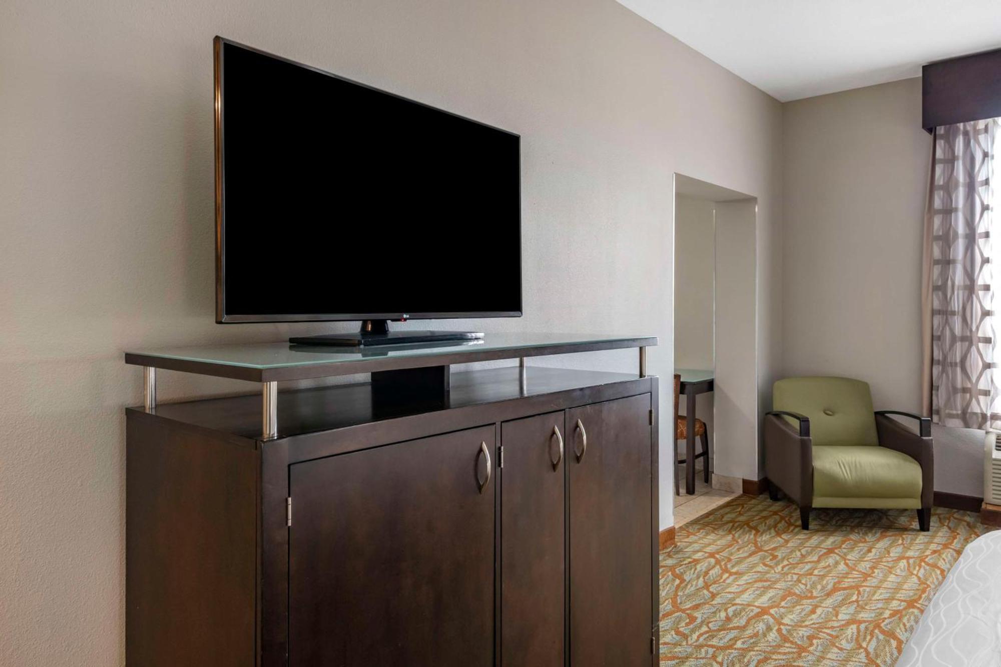 King Suite Kitchenette Non-Smoking