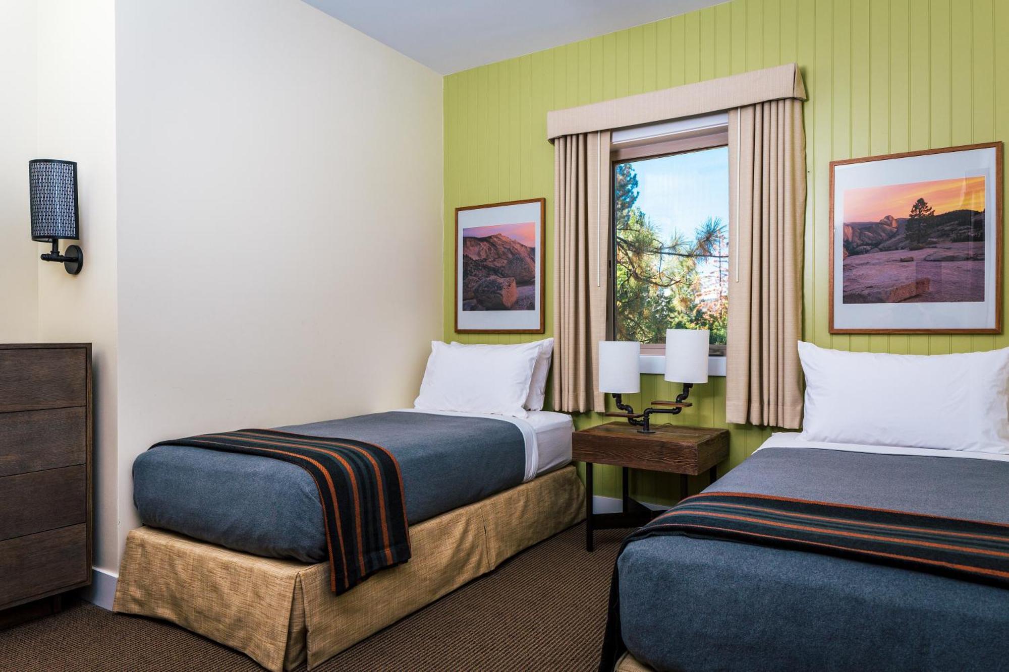 Two-Bedroom Villa Twin beds a King Bed