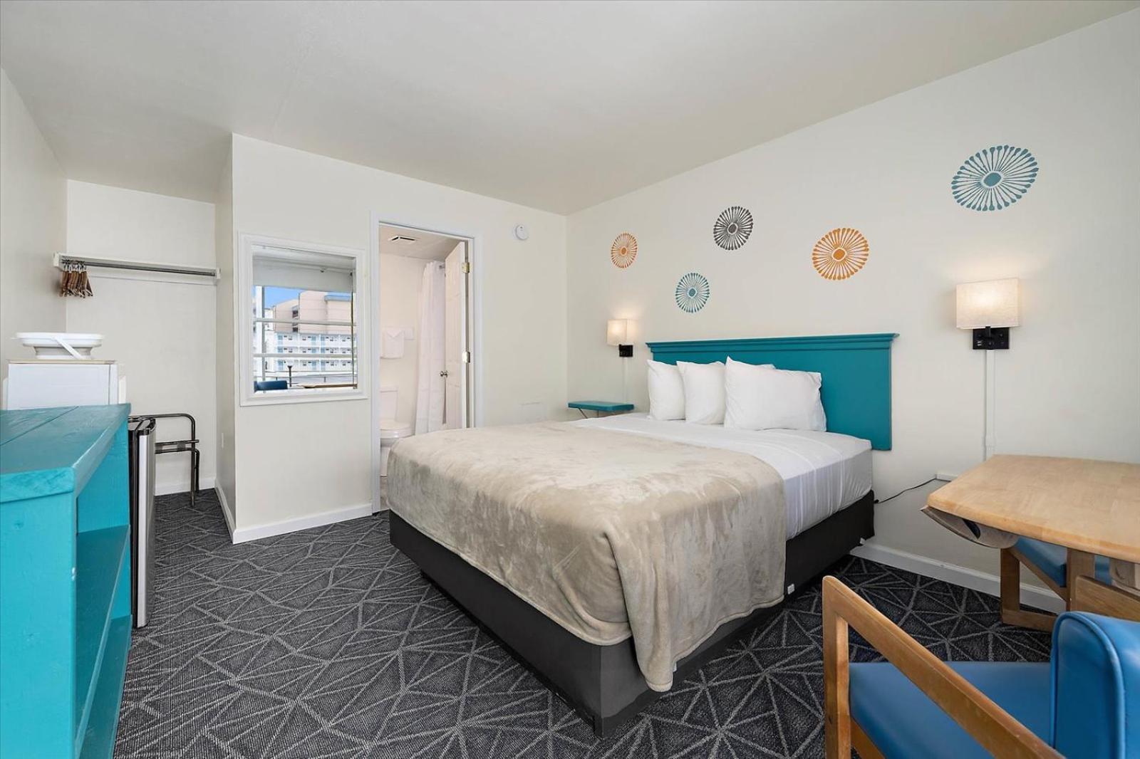 Queen Room Partial Ocean View